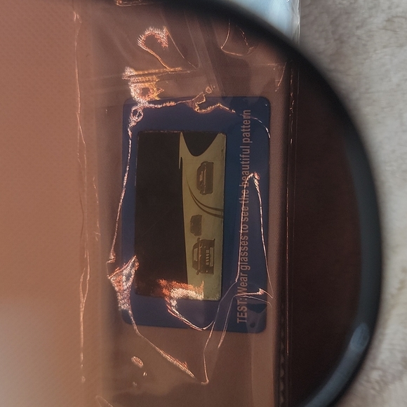 Black framed sunglasses with reflective lenses. - Picture 5 of 6